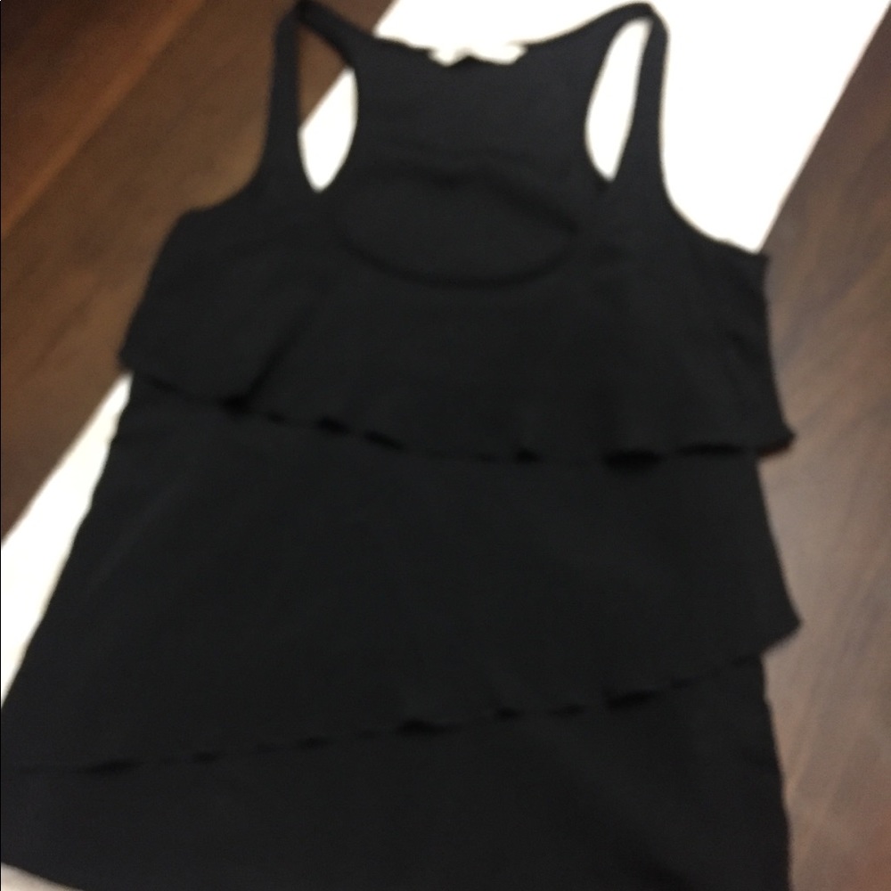 Sleeveless shirt